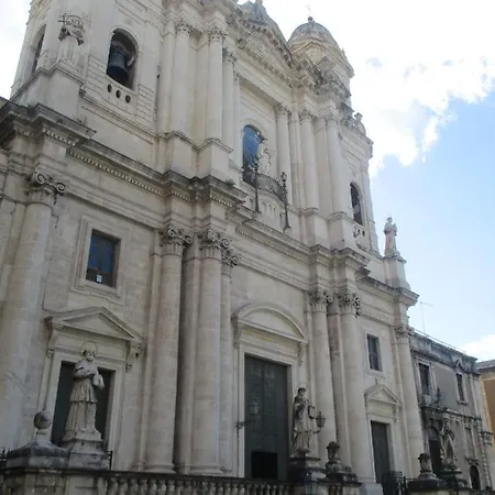 Nuovo Garibaldi Katánie